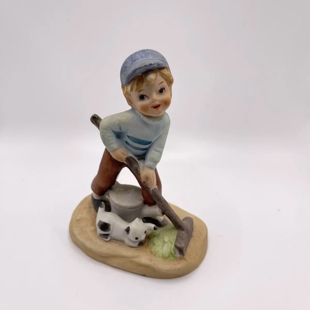 Ardco VTG Porcelain/Ceramic  Gardening Boy With Kitten And Water Can